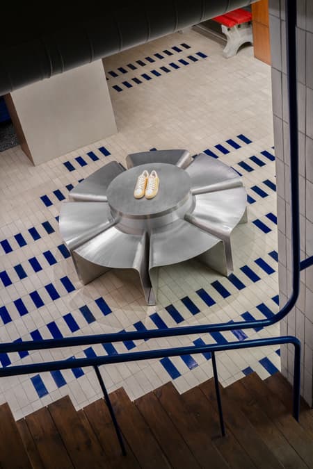 Gully Labs Sneaker Store